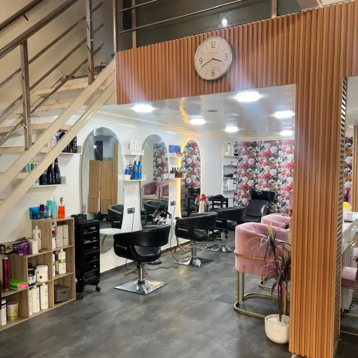 Les Camelias Salon de coiffure et Hammam pour femme, coiffeur à Rabat