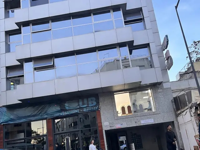 Ishak bernichi, coiffeur à Rabat (photo 5)