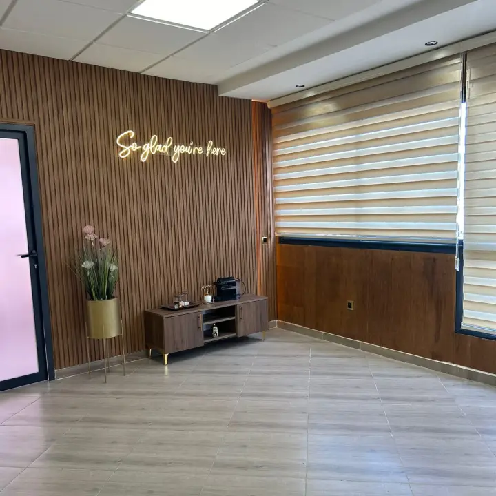 Madame L'artiste Salon de Beauté, institut de beauté à Hay Hassani, Casablanca
